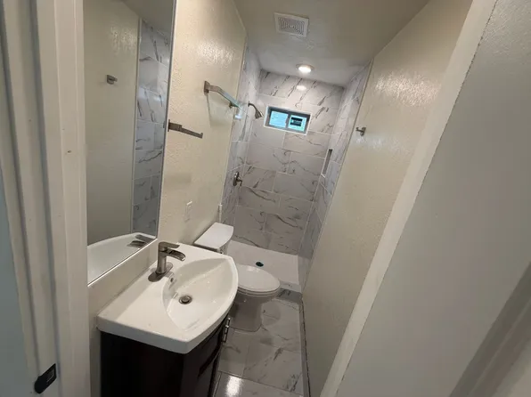 2047 W Laurel St #2, San Antonio, TX 78201