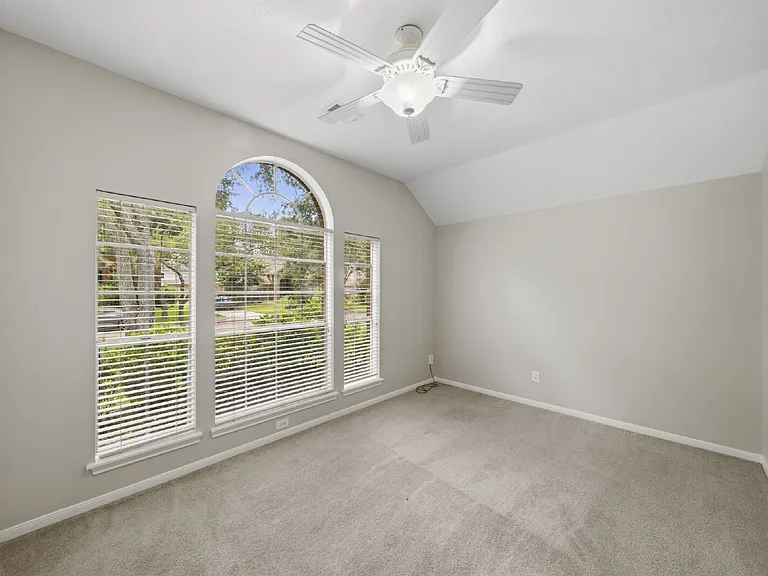 1735 Berkoff Dr — Photo 17