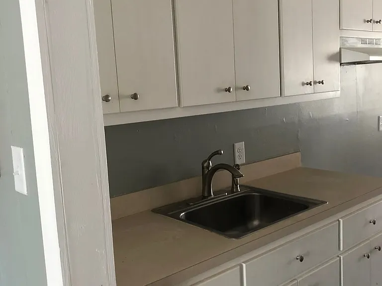 908 Berkeley St — Photo 4