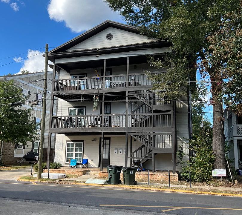 2nd image of 1518 8th St Unit B