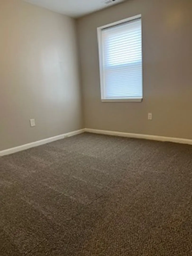1328 McCulloh St — Photo 4