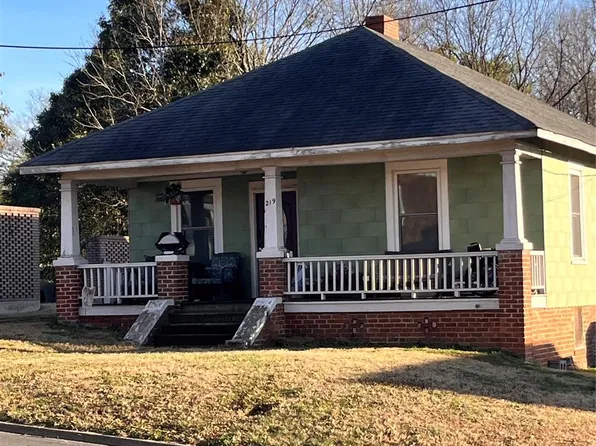 219 Troy Alexander Dr, Albemarle, NC 28001