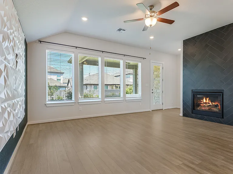 4326 Frankfurt Ln — Photo 12