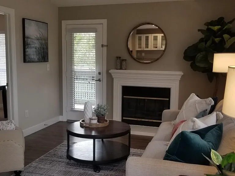 Hillcrest View — Photo 9