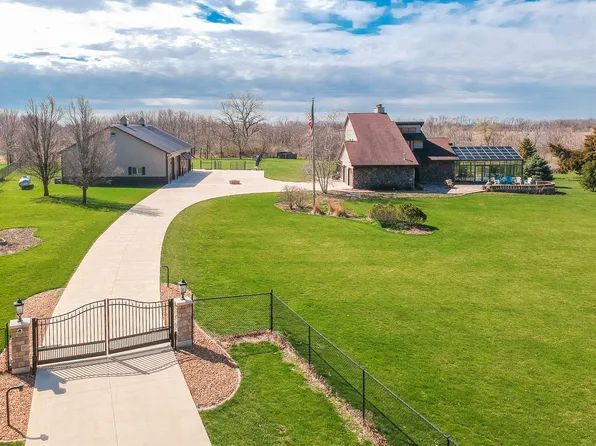 27959 E 800 North Rd, Le Roy, IL 61752