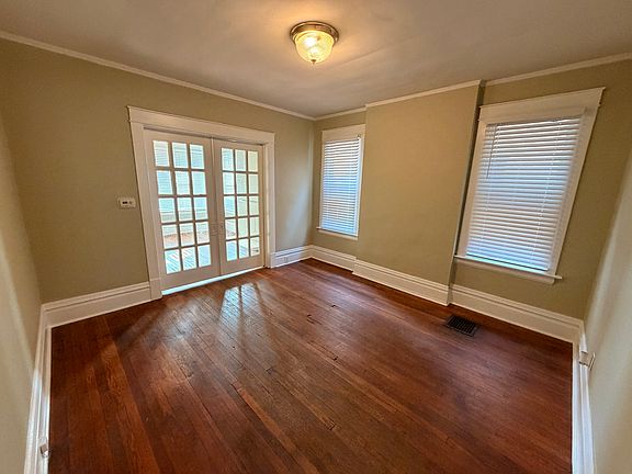 5th image of 322 E 11th Ave