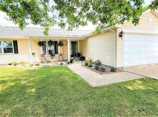 330 S 10th St SW, Clay City, IL 62824