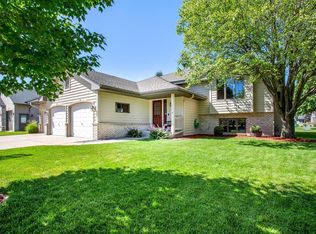 1224 Madison St S, Shakopee, MN 55379