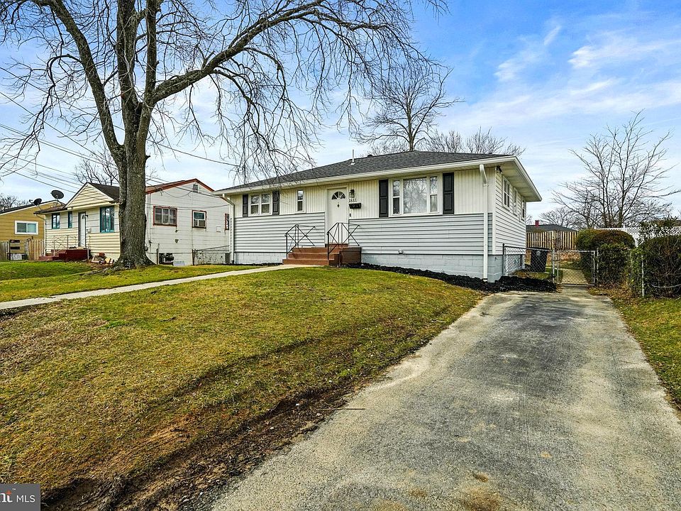 1st image of 2407 Roslyn Ave