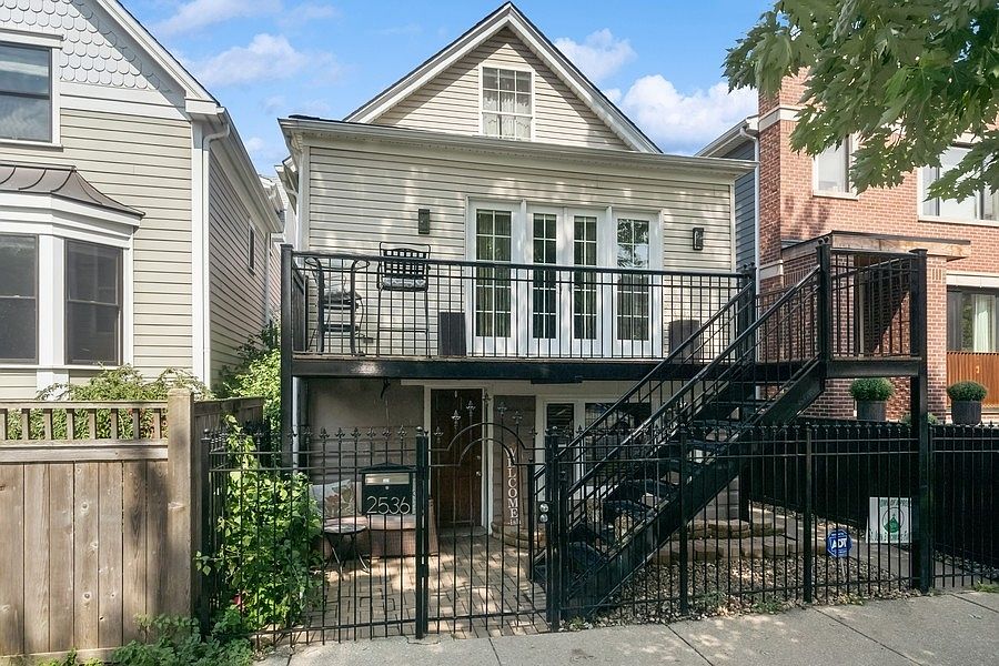 1st image of 2536 W Medill Ave