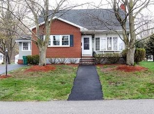 35 Rule Ln, Lowell, MA 01854