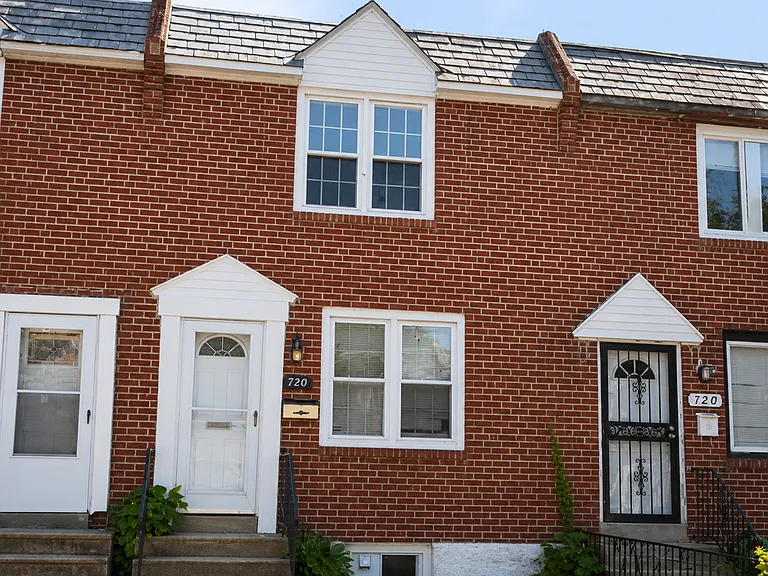 122 Weymouth Rd — Photo 1