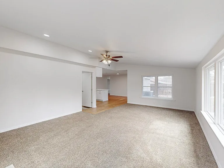538 E Fairmeadows Dr — Photo 8