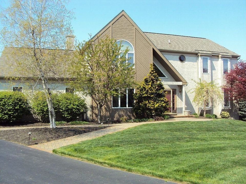 For Sale: 5 Hunters Run, Broomall, PA 19008