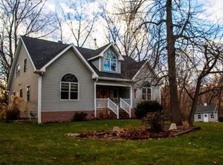 48 River Rd, South Hadley, MA 01075