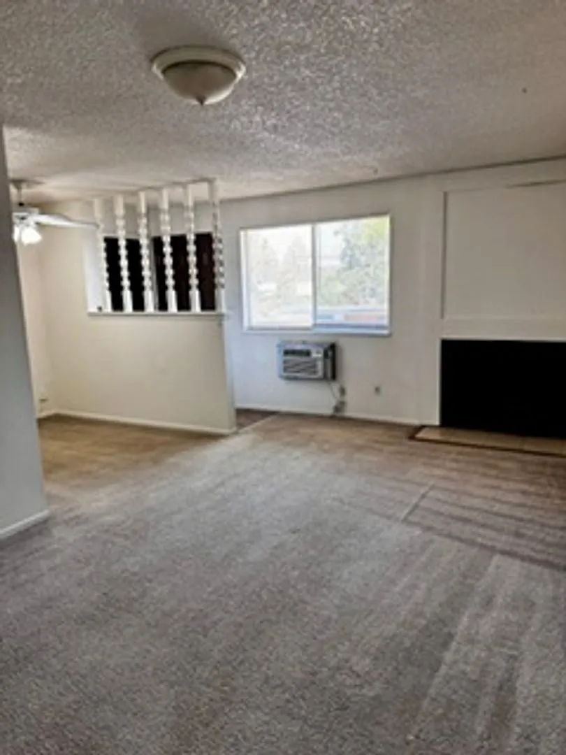 2 Bedroom Apartment with Garage Available August 1st — Photo 3