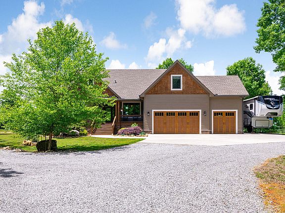 6th image of 3099 Sunset Dr