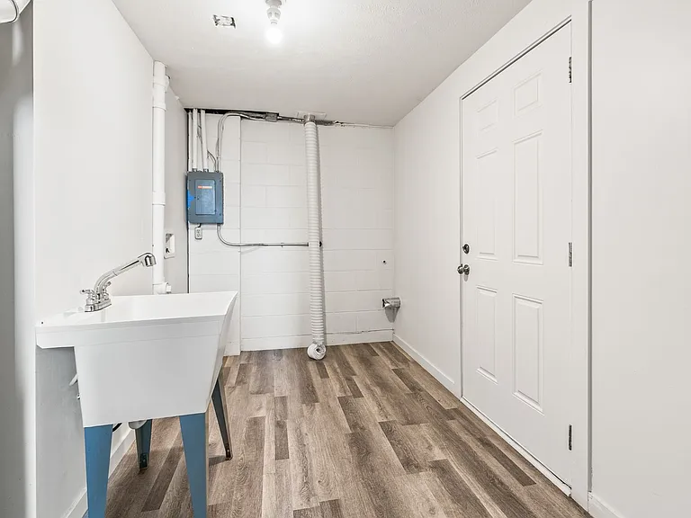 7209 S 78th St — Photo 21
