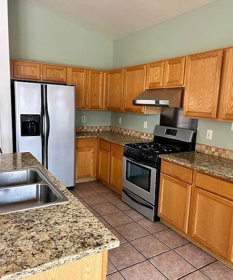 7752 E Elk Creek Rd — Photo 9