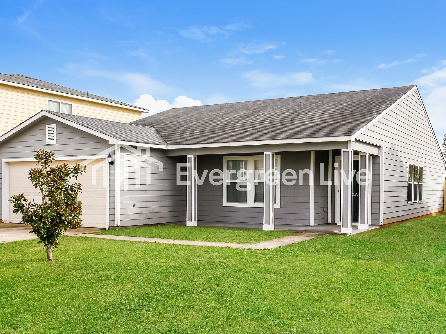 3 bed, 2.0 bath, 1626 sqft, $1,545 — Photo 2