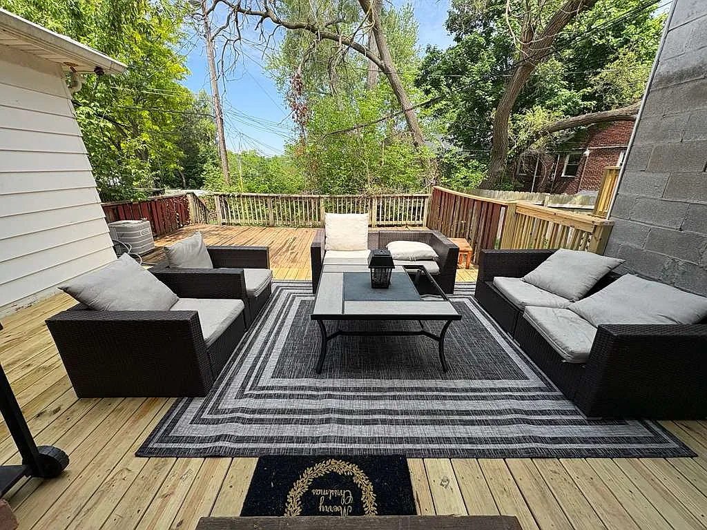 3 bed, 2.5 bath, 1932 sqft, $3,000 — Photo 3