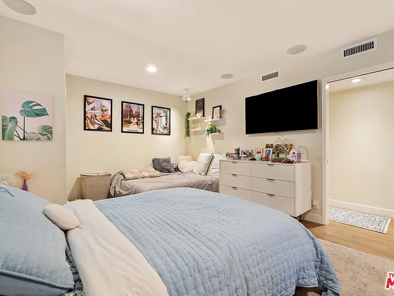 4927 Bellaire Ave — Photo 21