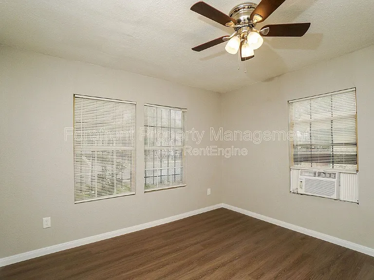 614 N Sabinas St — Photo 12
