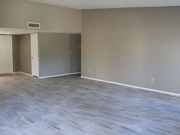 4th image of 308 E Helena Dr