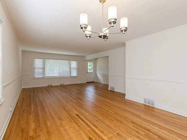 5018 Dobson St — Photo 4
