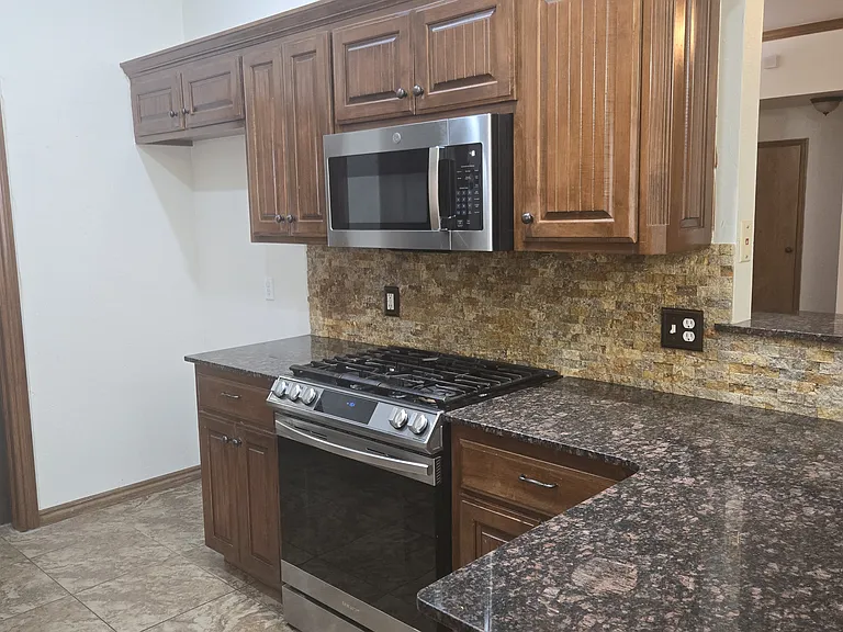 12217 Fox Hill Way — Photo 9