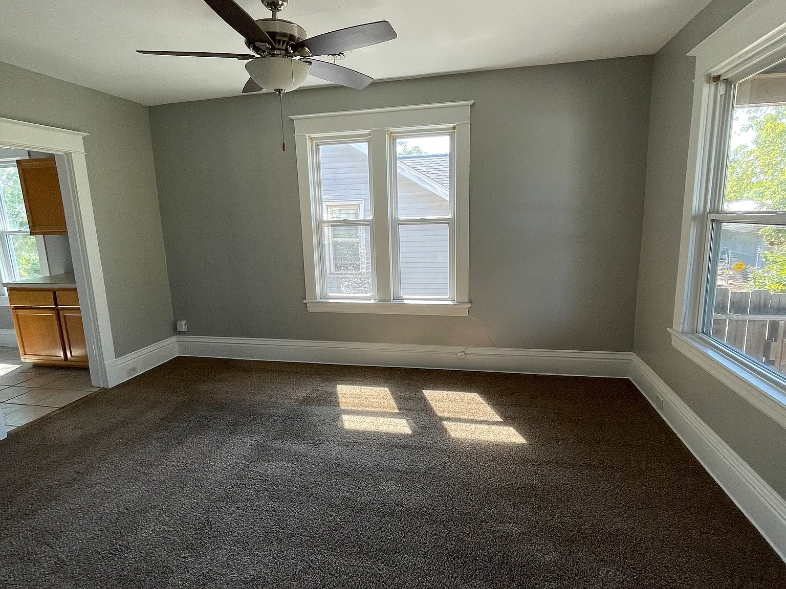 2 bed, 900 sqft, $1,200 — Photo 2
