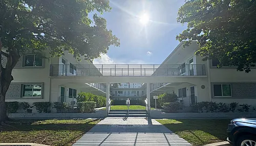 Bay Harbor Island Photo 1