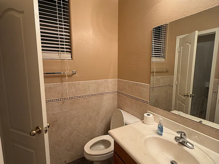 15435 W Canterbury Dr — Photo 4