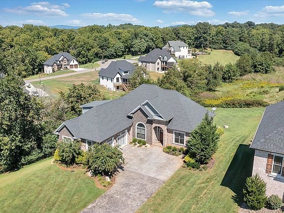 5th image of 1346 Lake Manor Dr