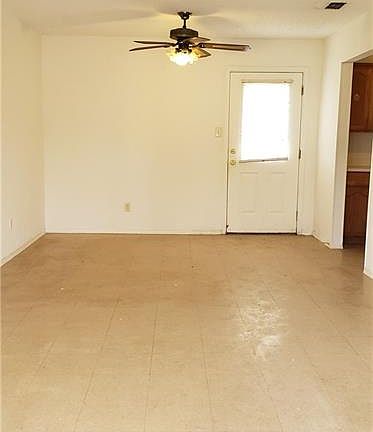 2nd image of 715 W Dove Ave