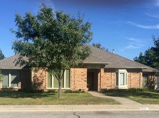 2917 Crestway Dr, Perryton, TX 79070