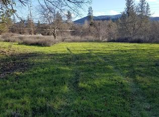 526 W Jones Creek Rd, Grants Pass, OR 97526