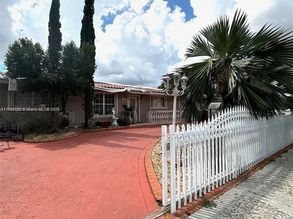 1214 W 80th St, Hialeah, FL 33014