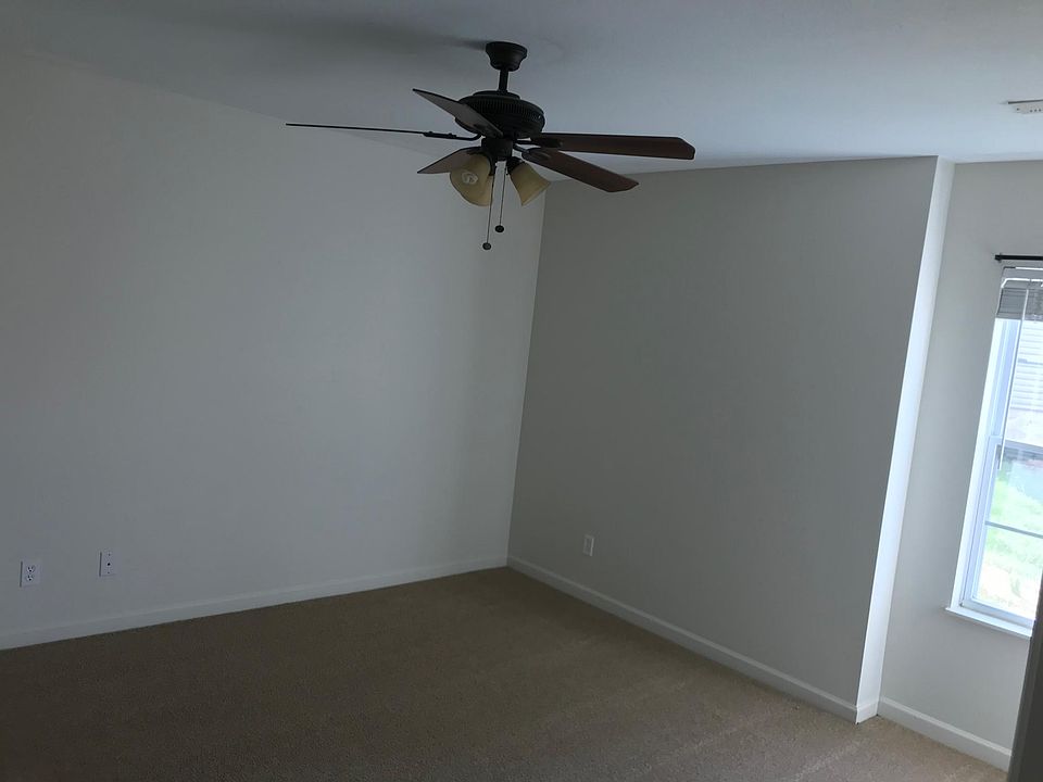 1st image of 130 Lucy Ln
