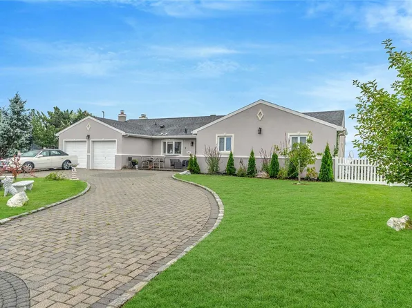 337 Grand Central Avenue, Amityville, NY 11701