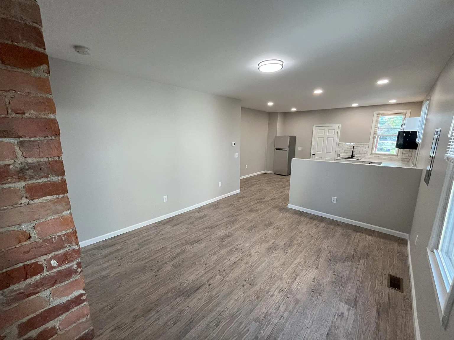 1 bed, 750 sqft, $1,249 — Photo 4