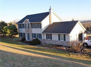 3693 Pecan Dr, Northampton, PA 18067