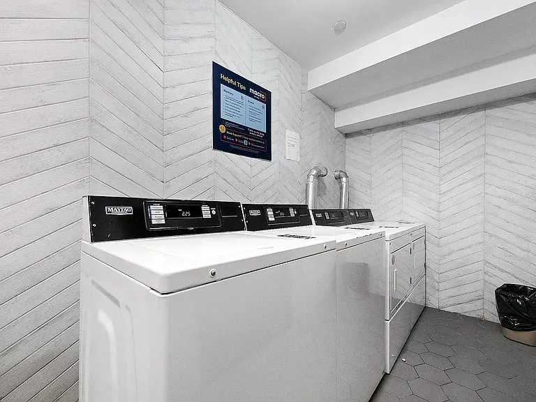 152 Boerum St #3C — Photo 8