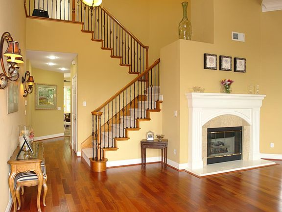 2nd image of 1510 Mission Avenida