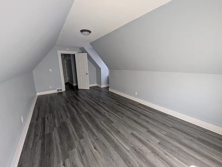 3rd Floor Bedroom A