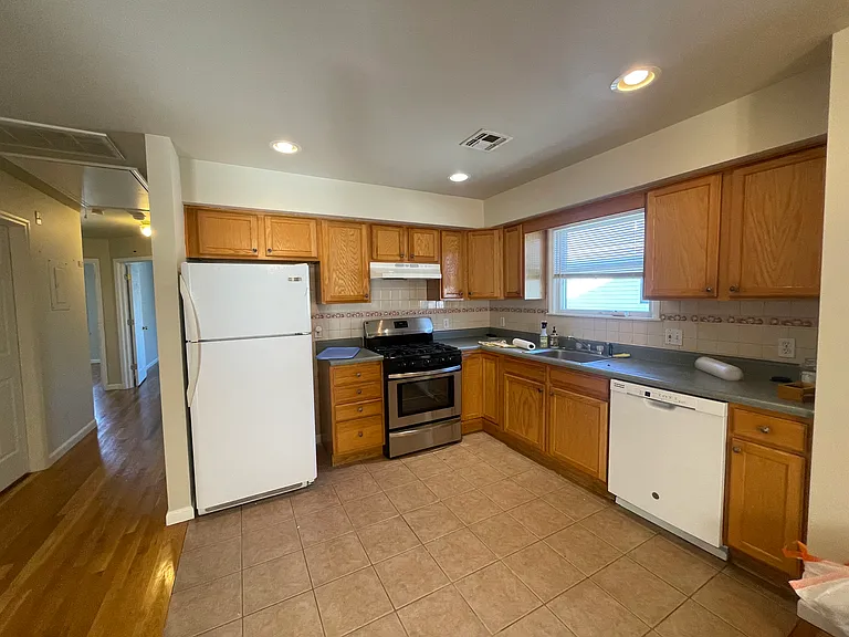 120 South St — Photo 4