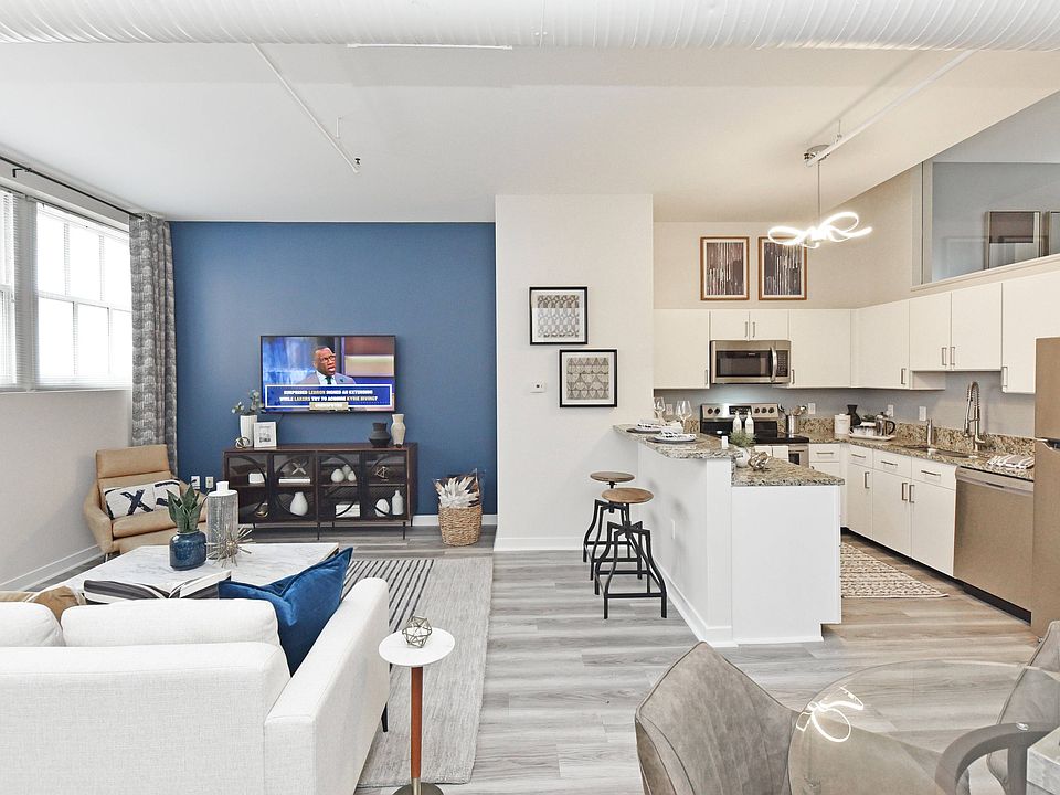 Model Livng/Dining/Kitchen