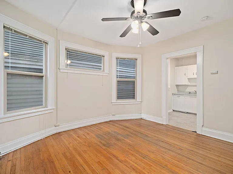 Rialto Court Apartments | MOVE-IN SPECIAL: ONE MONTH FREE RENT — Photo 15