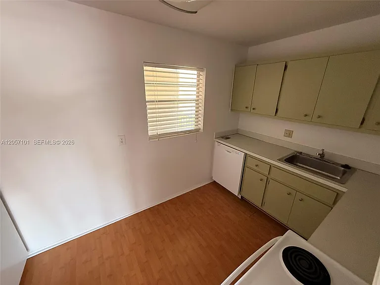 7747 SW 86th St #D-208 — Photo 4