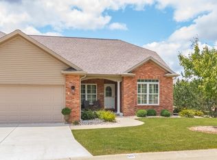 501 Spring Ridge Dr, Bloomington, IL 61704